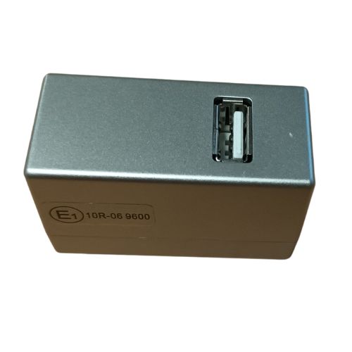 2 A USB-opladningsadapter til Dometic BUSBAR