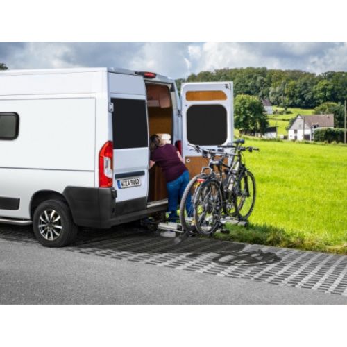 Camper van med Enduro SD260 cykelstativ monteret